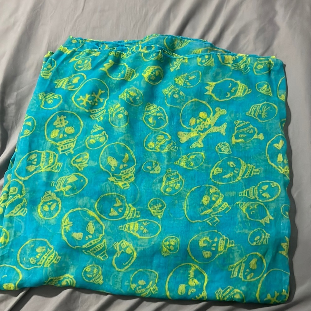 Skeleton scarf